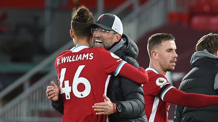 ลิเวอร์พูล Snatchs The Top Spot in Premierลีก